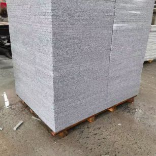 安阳 芝麻白火烧面1.8厚300*600地铺石，尺寸标准，厚薄均匀