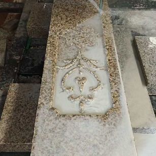 安阳 黄金麻花岗岩异形加工雕刻栏杆大柱