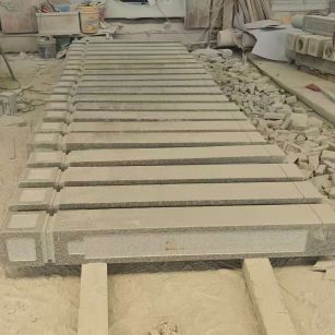 安阳 芝麻白异形加工雕刻-栏杆大柱，方柱