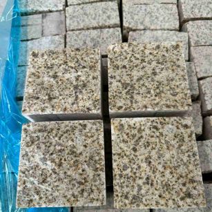 安阳 黄金麻花岗岩自然面小方块，弹石，马蹄石等