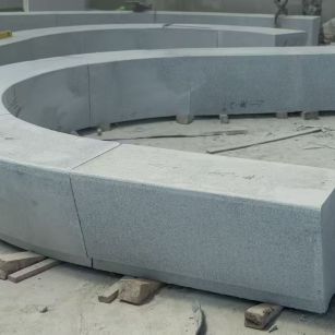 安阳 芝麻白花岗岩光面弧形坐凳