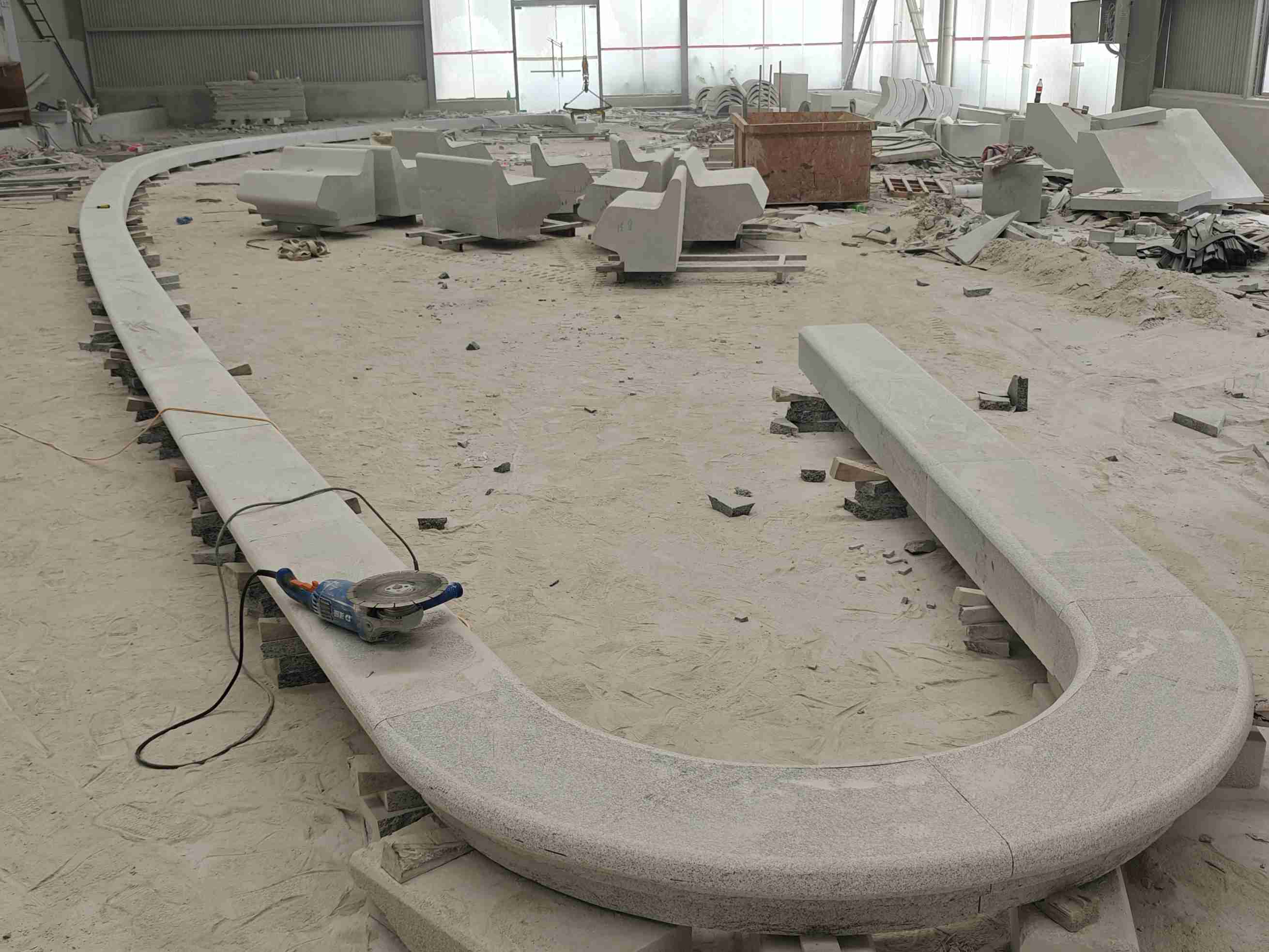 安阳 芝麻白花岗岩弧形花坛石，坐凳石