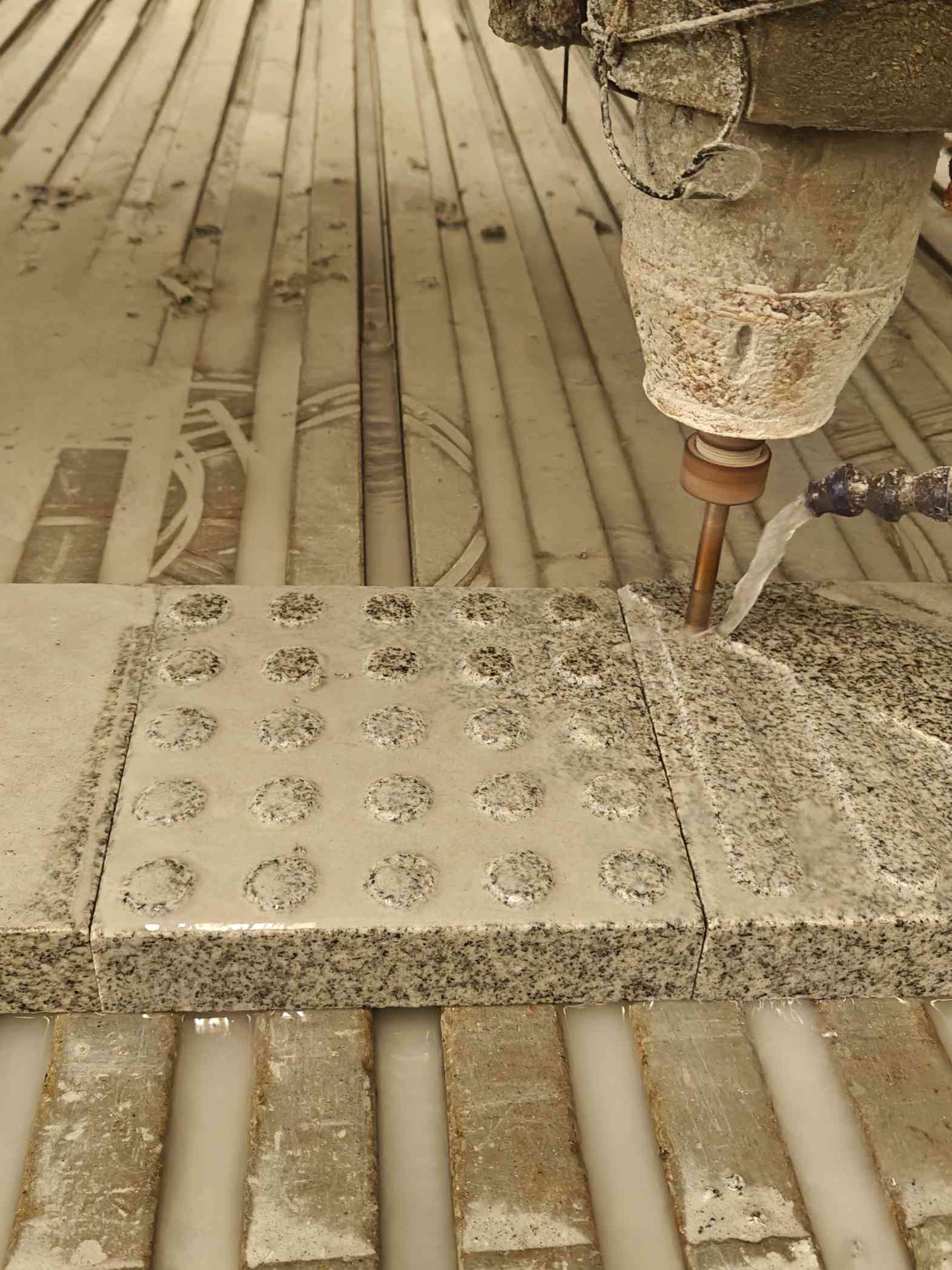 安阳 芝麻白花岗岩石材盲人石、盲道石、盲点石