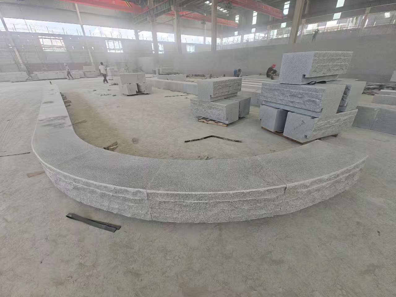 安阳 芝麻白异形坐凳，自然面光面弧形加工