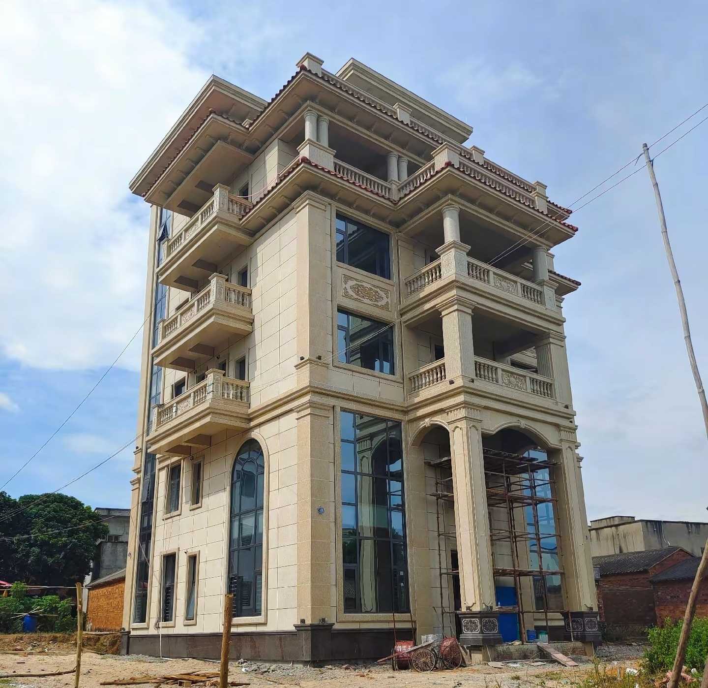 安阳 黄金麻花岗岩石材别墅外墙干挂搭配（雕花栏杆花瓶柱门楼罗马柱）