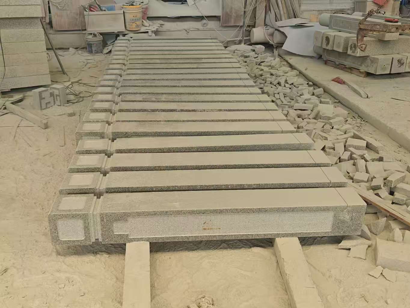 安阳 芝麻白异形加工雕刻-栏杆大柱，方柱