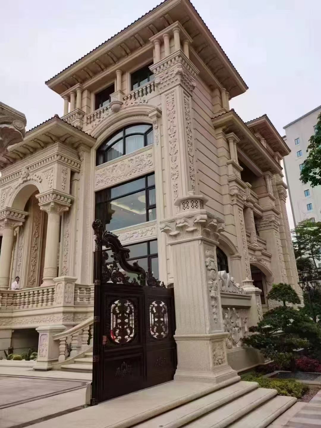 安阳 黄金麻花岗岩别墅外墙干挂效果展示