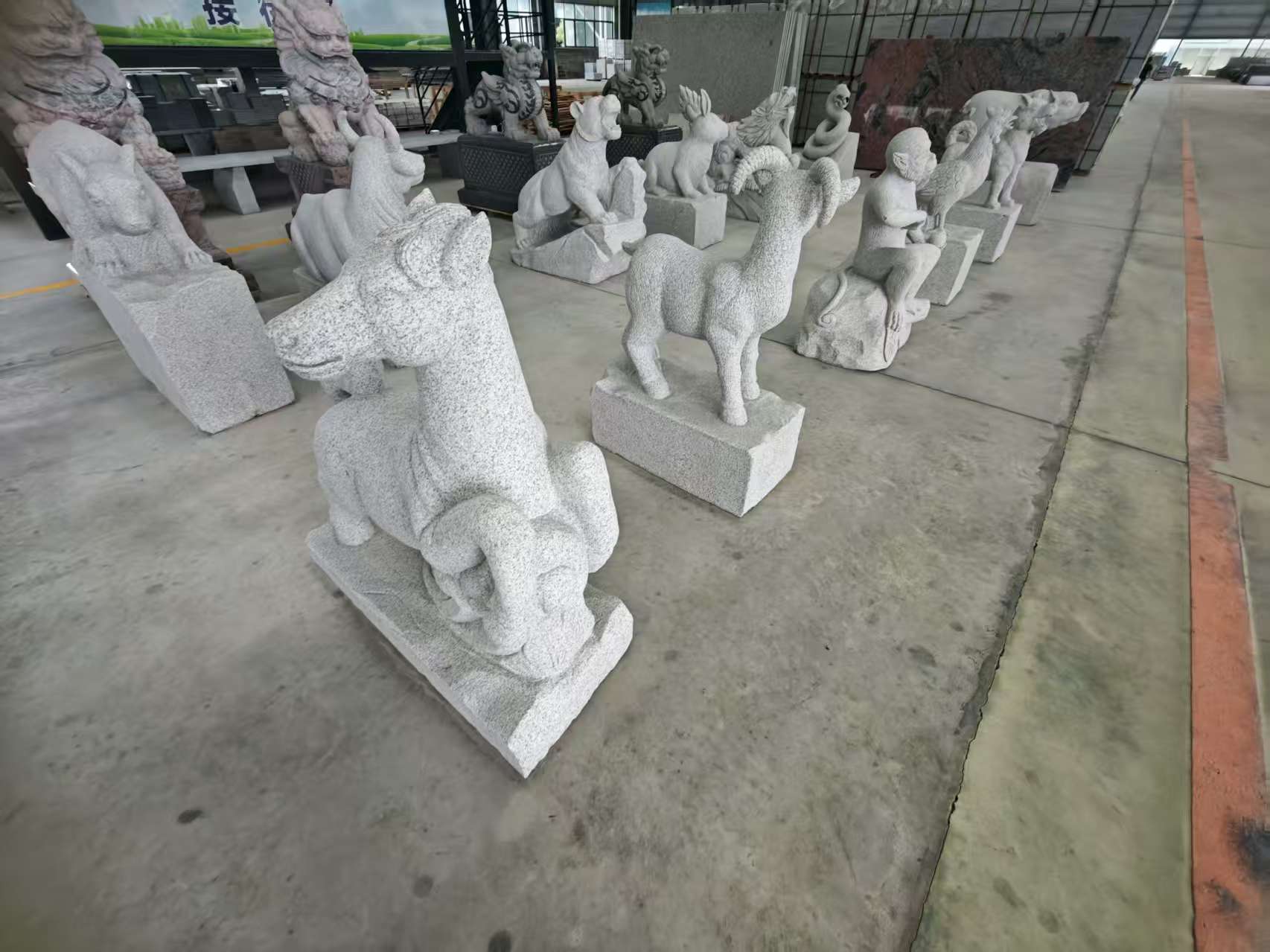 安阳 芝麻白花岗岩造型立体雕刻——十二生肖